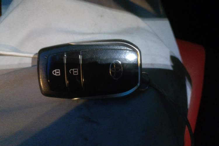 Used Toyota Harrier 2023 2.0L CVT Two-Wheel Drive Entry Version Vehicle Key