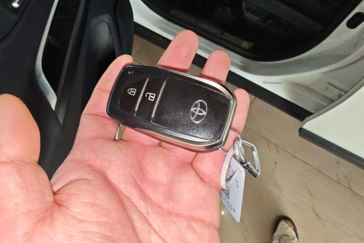 Used Toyota Harrier 2023 2.0L CVT Two-Wheel Drive Deluxe Edition Vehicle Key