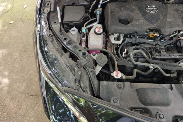 Used Toyota Harrier 2024 Dual-Engine 2.5L CVT Two-Wheel Drive Luxury Edition Engine Bay Right