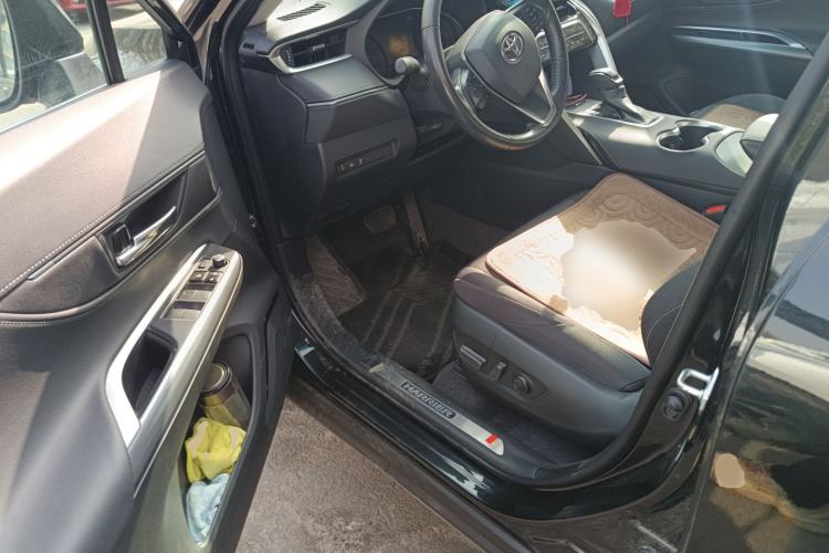 Used Toyota Harrier 2024 2.0L CVT Two-Wheel Drive Entry Version Interior 3