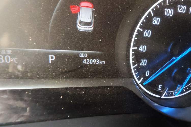 Used Toyota Harrier 2024 Dual-Engine 2.5L CVT Two-Wheel Drive Luxury Edition Odometer Close Up