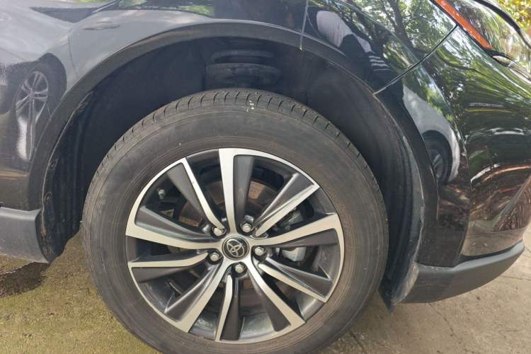 Used Toyota Harrier 2024 Dual-Engine 2.5L CVT Two-Wheel Drive Luxury Edition Right Front Wheel Hub