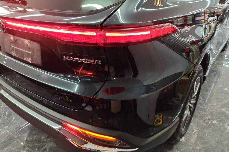 Used Toyota Harrier 2024 2.0L CVT Two-Wheel Drive Entry Version Right Rear Taillight