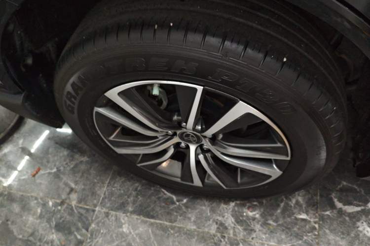 Used Toyota Harrier 2024 2.0L CVT Two-Wheel Drive Entry Version Right Rear Wheel Hub