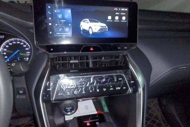 Used Toyota Harrier 2024 Dual-Engine 2.5L CVT Two-Wheel Drive Luxury Edition Audio And AC Panel