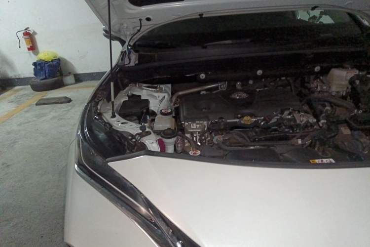 Used Toyota Harrier 2024 Dual-Engine 2.5L CVT Two-Wheel Drive Luxury Edition Engine Bay Right