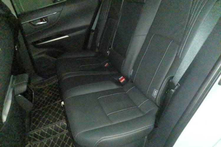 Used Toyota Harrier 2024 Dual-Engine 2.5L CVT Two-Wheel Drive Luxury Edition Left Rear Seat