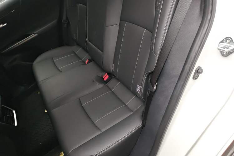 Used Toyota Harrier 2024 2.0L CVT Two-Wheel Drive Luxury Edition Left Rear Seat