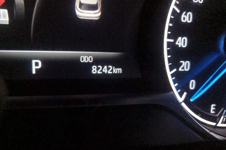 Used Toyota Harrier 2024 Dual-Engine 2.5L CVT Two-Wheel Drive Luxury Edition Odometer Close Up