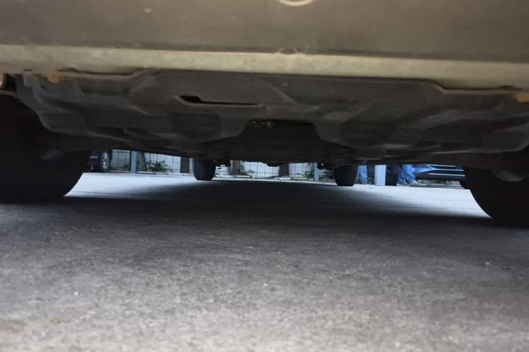 Used Toyota HIACE 2011 2.7L Automatic Standard Edition 13 Seats Chassis Front