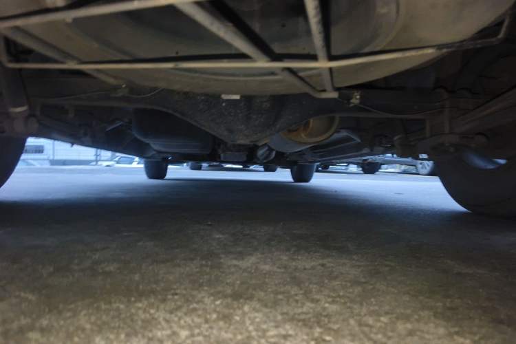 Used Toyota HIACE 2011 2.7L Automatic Standard Edition 13 Seats Chassis Rear
