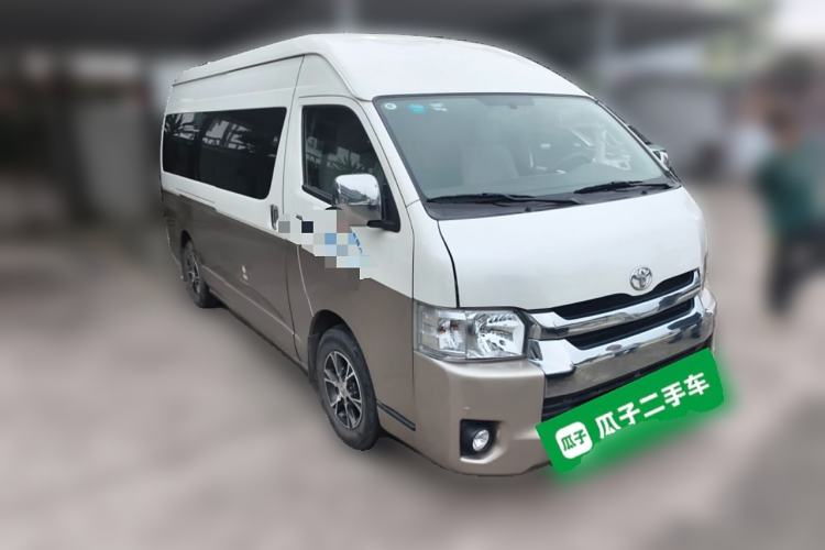 Used Toyota HIACE 2011 2.7L Automatic Standard Edition 13 Seats Front Right 45 Deg