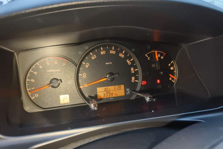 Used Toyota HIACE 2011 2.7L Automatic Standard Edition 13 Seats Instrument Cluster
