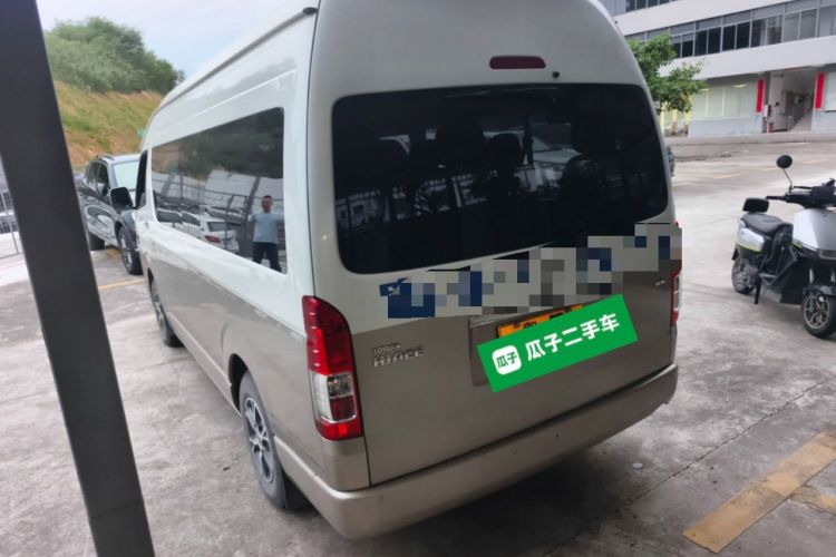 Used Toyota HIACE 2011 2.7L Automatic Standard Edition 13 Seats Rear Left 45 Deg