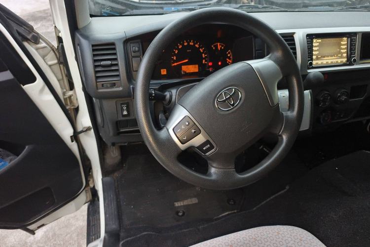Used Toyota HIACE 2011 2.7L Automatic Standard Edition 13 Seats Steering Wheel