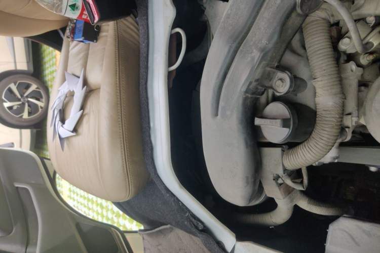 Used Toyota HIACE 2011 2.7L Automatic Standard Edition 13 Seats Engine Bay Left