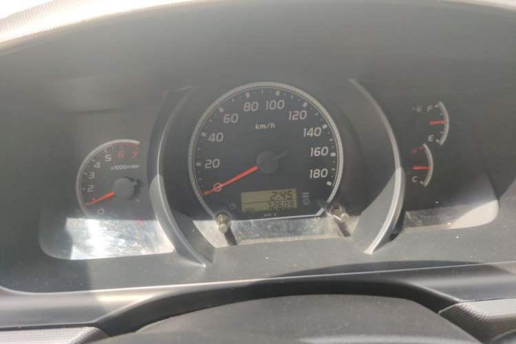 Used Toyota HIACE 2011 2.7L Automatic Standard Edition 13 Seats Instrument Cluster