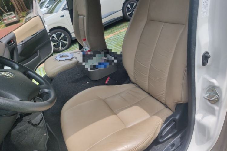 Used Toyota HIACE 2011 2.7L Automatic Standard Edition 13 Seats Left Front Seat