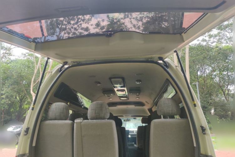 Used Toyota HIACE 2011 2.7L Automatic Standard Edition 13 Seats Trunk