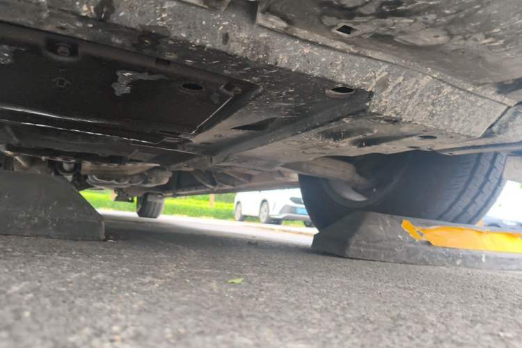 Used Toyota HIACE  Chassis Front Left
