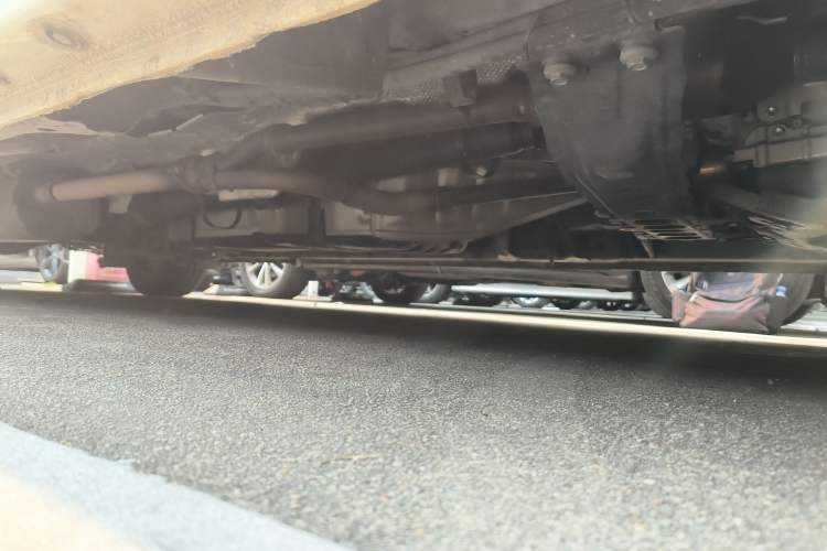 Used Toyota HIACE  Chassis Front Right