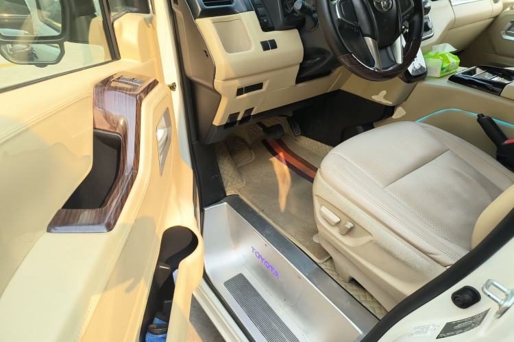 Used Toyota HIACE  Driver Seat