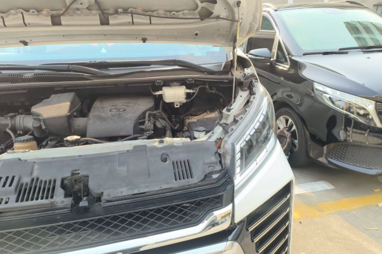 Used Toyota HIACE  Engine Bay Left
