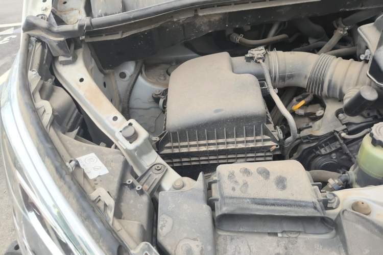 Used Toyota HIACE  Engine Bay Right
