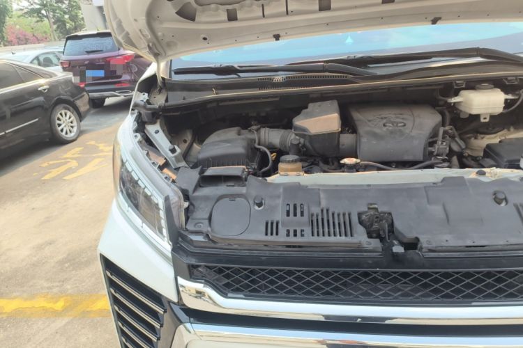 Used Toyota HIACE  Engine Bay Right