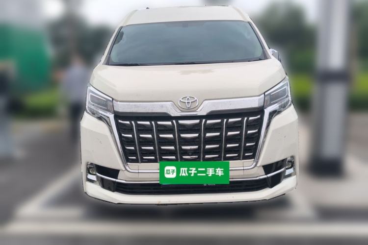 Used Toyota HIACE  Front