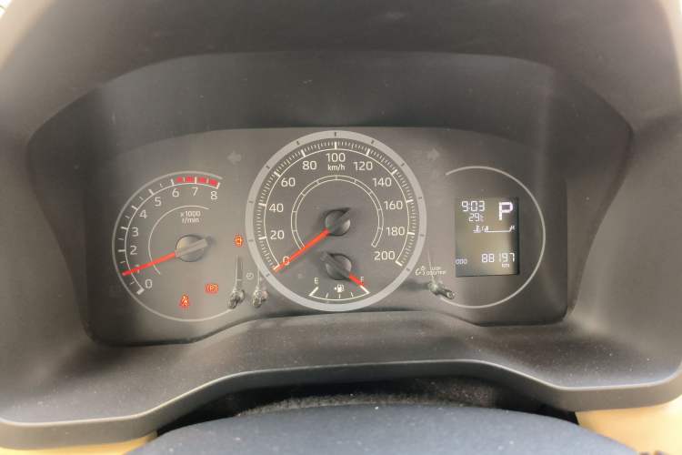 Used Toyota HIACE  Instrument Cluster