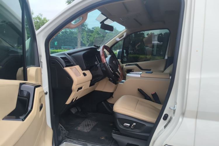 Used Toyota HIACE  Left Front Seat