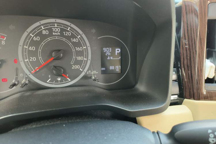 Used Toyota HIACE  Odometer Close Up