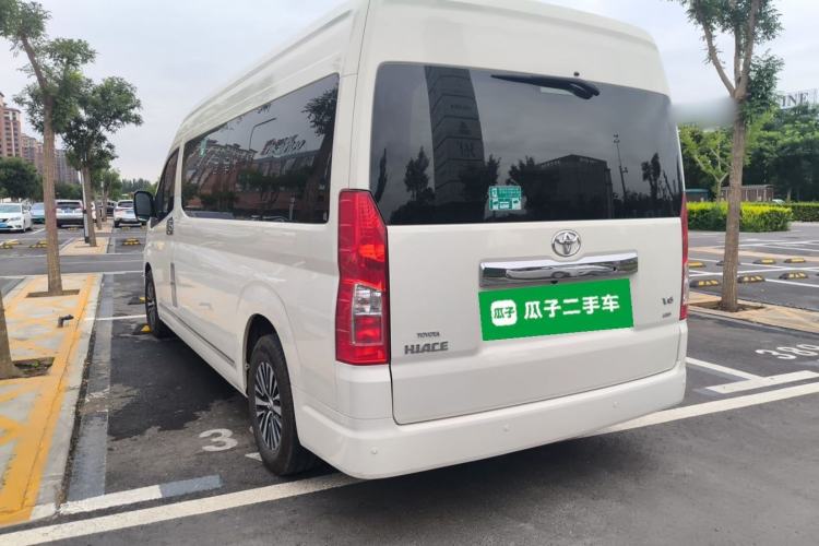 Used Toyota HIACE  Rear Left 45 Deg