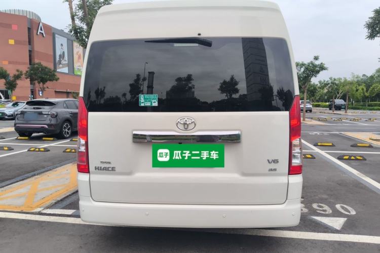 Used Toyota HIACE  Rear