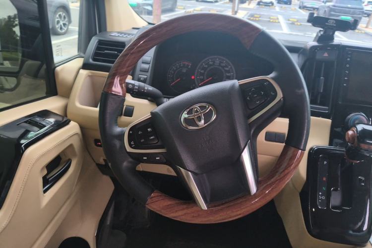 Used Toyota HIACE  Steering Wheel
