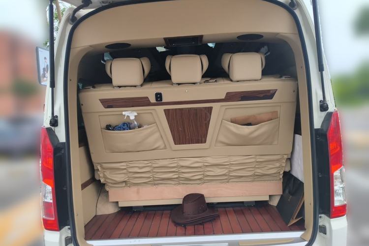 Used Toyota HIACE  Trunk
