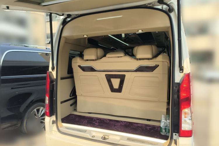 Used Toyota HIACE  Trunk