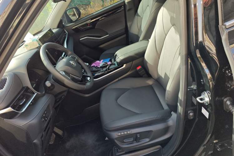 Used Toyota Highlander 2026 Model 2.5L Intelligent Electric Hybrid Dual-Engine Two-Wheel-Drive Elite Edition 5-seater Left Front Seat