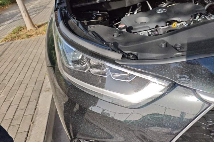 Used Toyota Highlander 2026 Model 2.5L Intelligent Electric Hybrid Dual-Engine Two-Wheel-Drive Elite Edition 5-seater Right Front Headlight