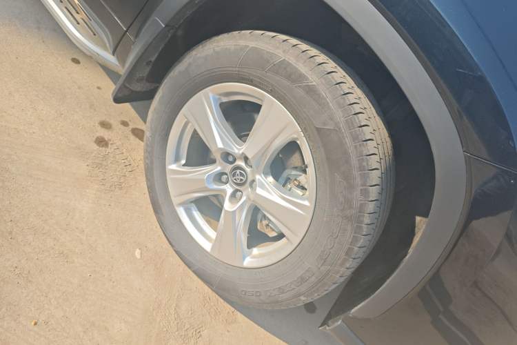 Used Toyota Highlander 2024 2.5L Smart Electric Hybrid Dual-Motor Two-Wheel-Drive Elite Edition 5 Seats Right Front Wheel Hub