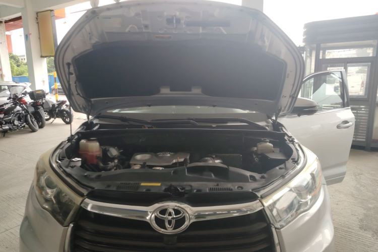 Used Toyota Highlander 2015 2.0T Two-Wheel Drive Elite Edition 7 Seats Engine Bay