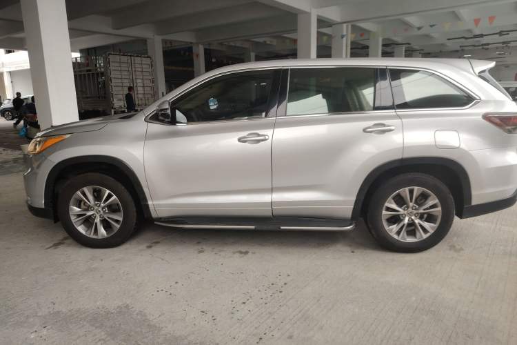 Used Toyota Highlander 2015 2.0T Two-Wheel Drive Elite Edition 7 Seats Exterior 1