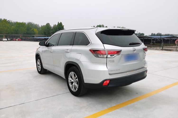 Used Toyota Highlander 2017 2.0T Two-Wheel Drive Elite Edition 5 Seats Exterior 3