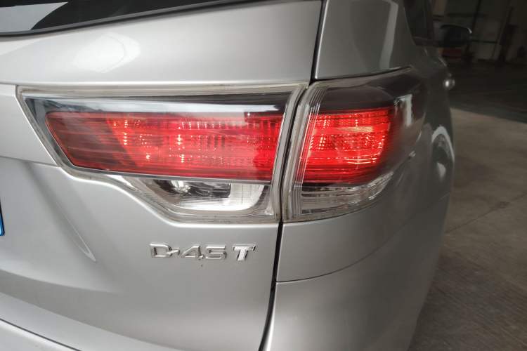 Used Toyota Highlander 2015 2.0T Two-Wheel Drive Elite Edition 7 Seats Exterior 4