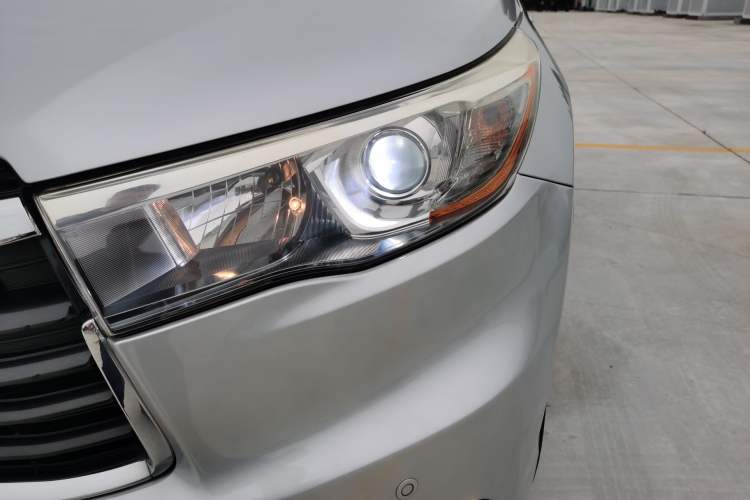 Used Toyota Highlander 2017 2.0T Two-Wheel Drive Elite Edition 5 Seats Exterior 9