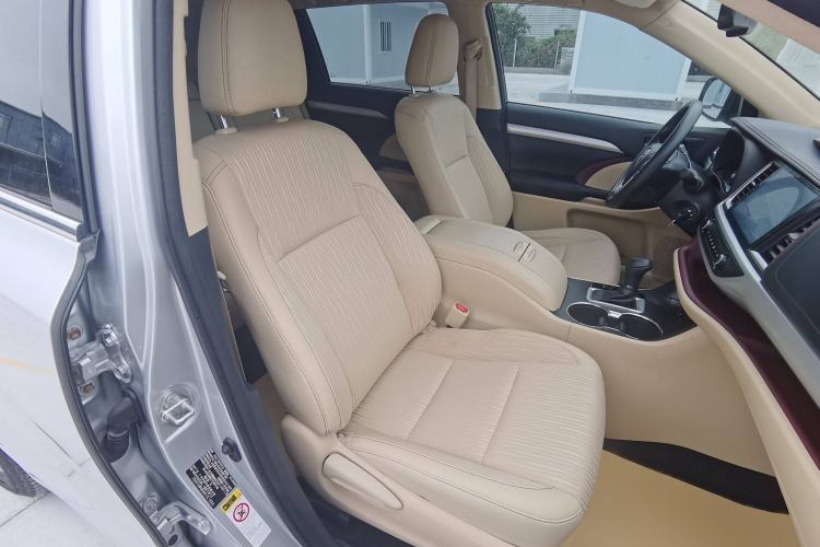 Used Toyota Highlander 2017 2.0T Two-Wheel Drive Elite Edition 5 Seats Interior 14