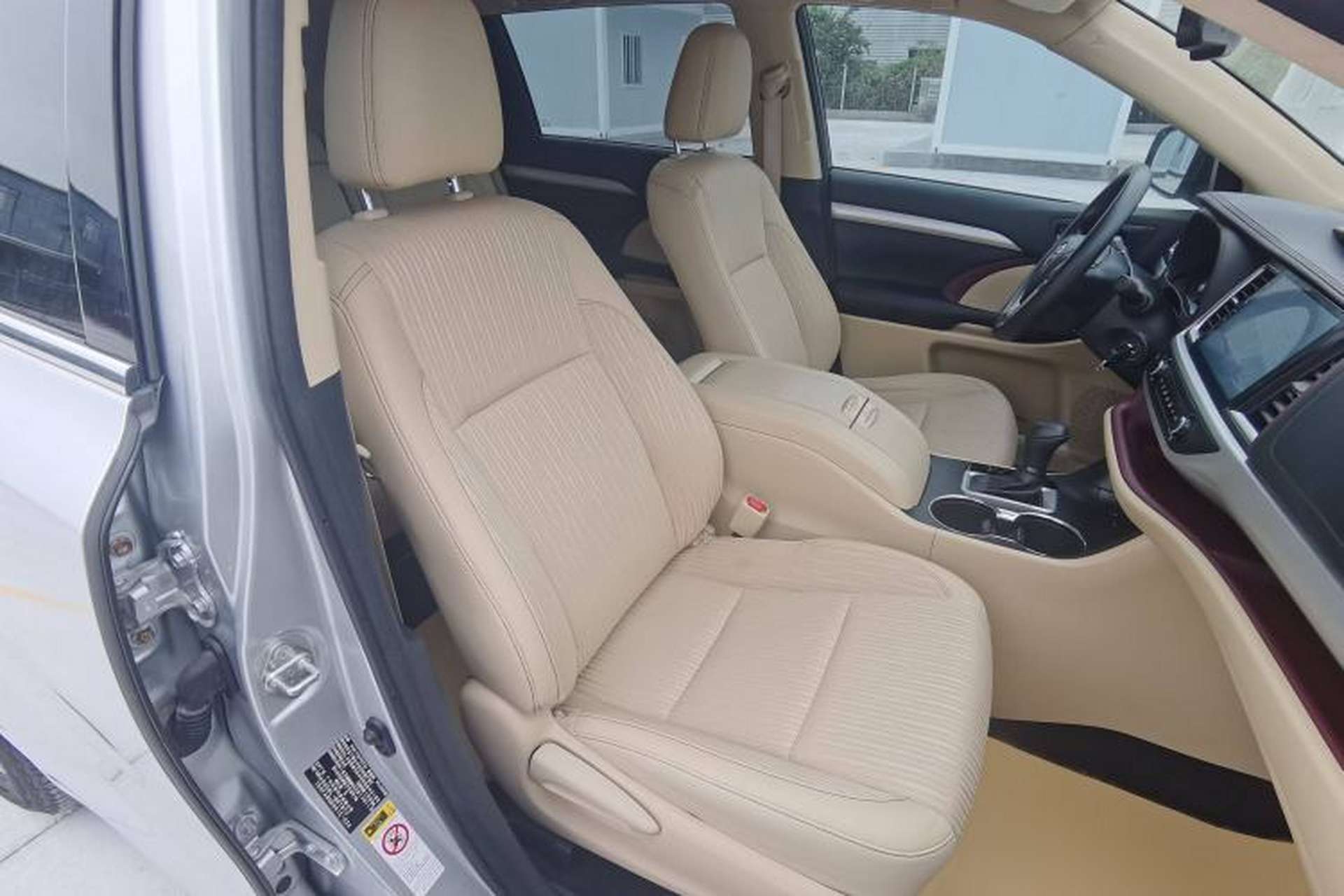 Used Toyota Highlander 2017 2.0T Two-Wheel Drive Elite Edition 5 Seats Interior 14