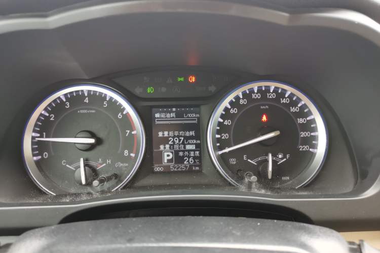 Used Toyota Highlander 2017 2.0T Two-Wheel Drive Elite Edition 5 Seats Odometer Close Up