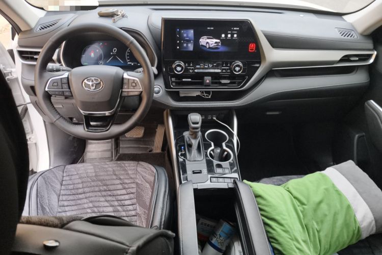 Used Toyota Highlander 2024 2.5L Smart Electric Hybrid Dual-Motor Two-Wheel-Drive Elite Edition 5 Seats Center Console